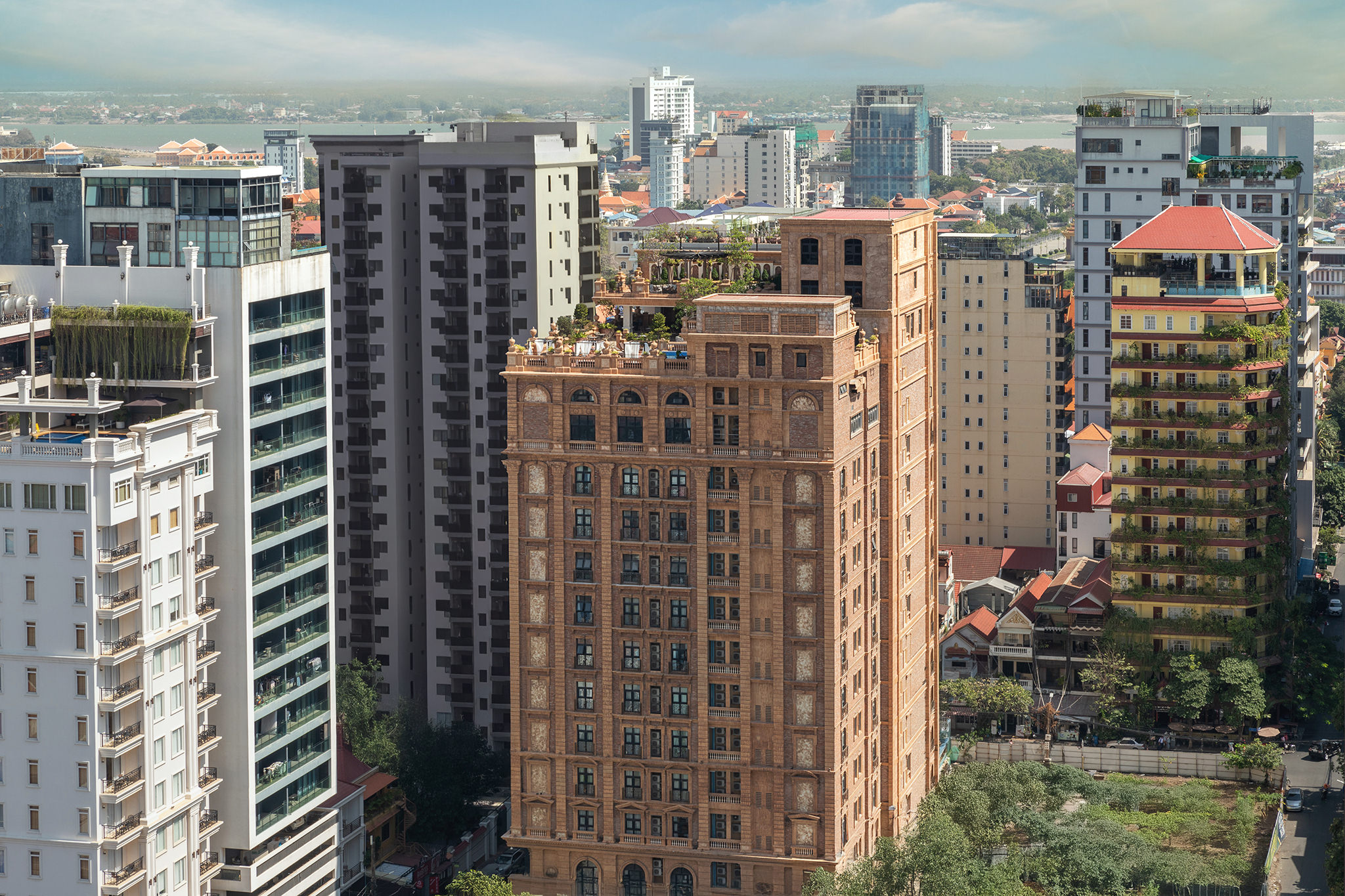 Anik Palace Hotel Building