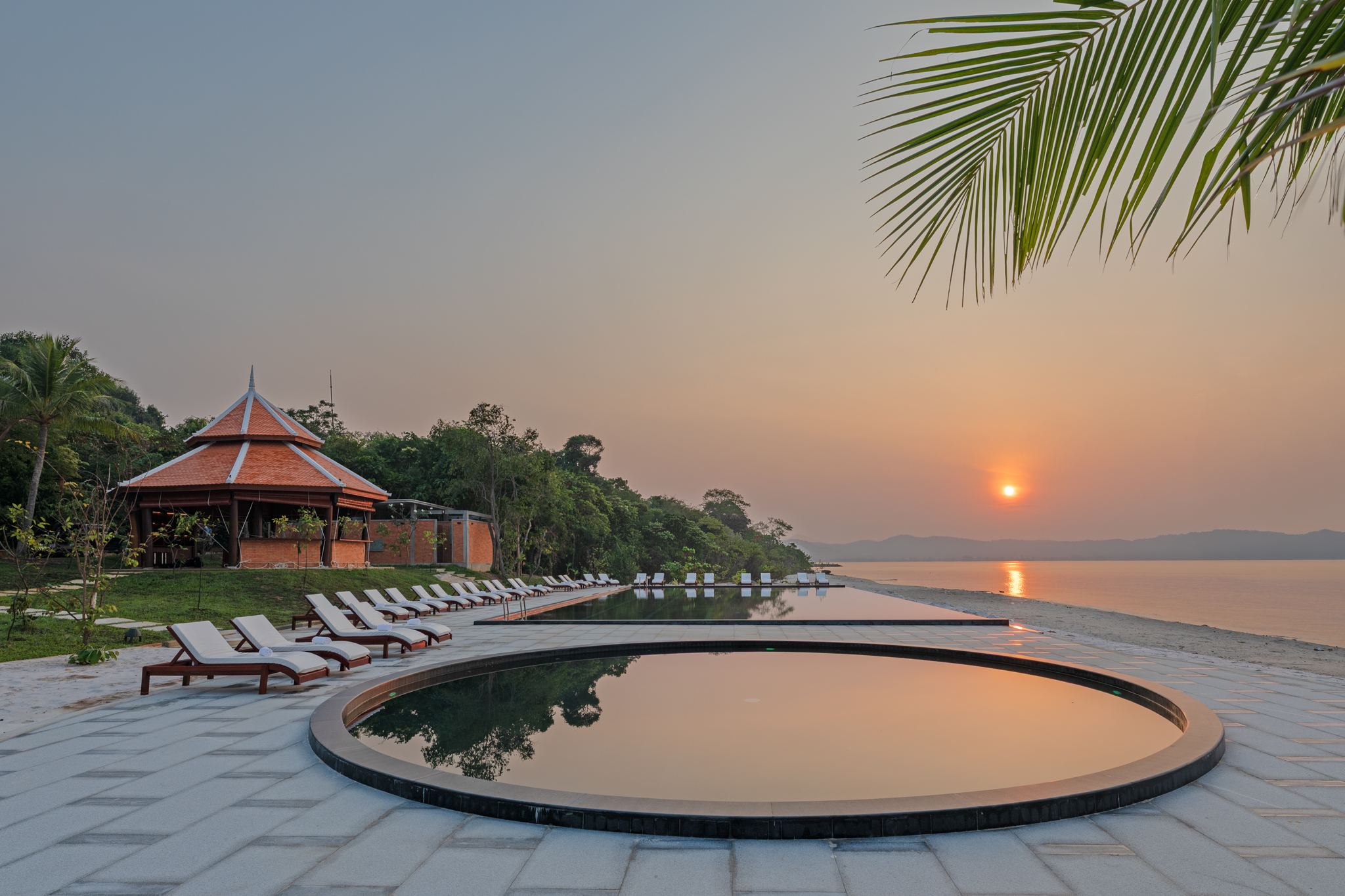 Koh Totung Ressort - Pool sunrise