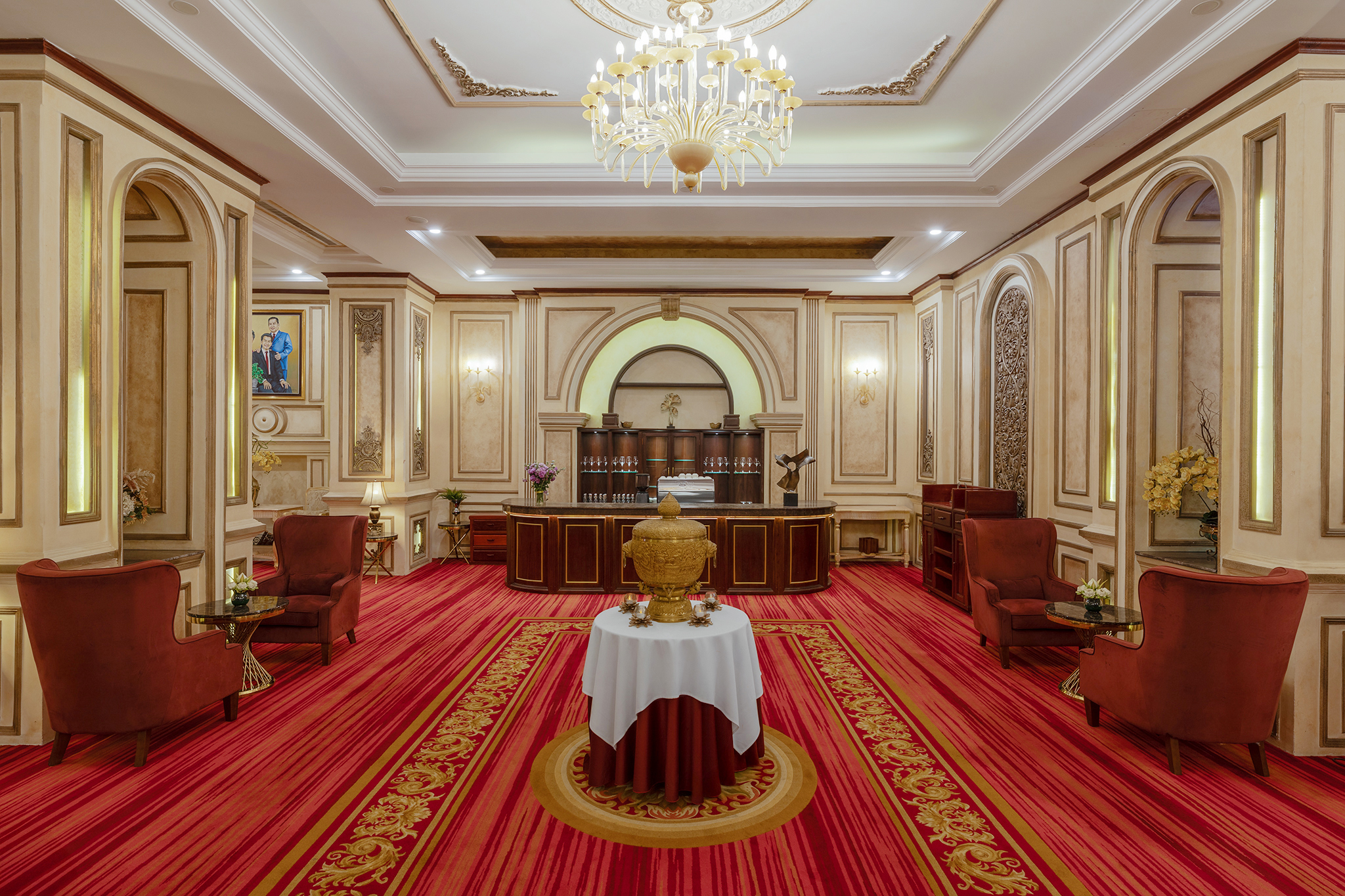 19 - Lobby Lounge Night - Anik Palace Hotel